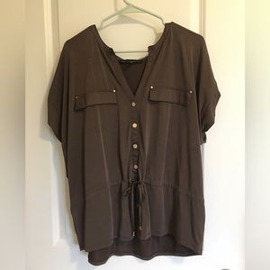 White house black market  stretchy shirt